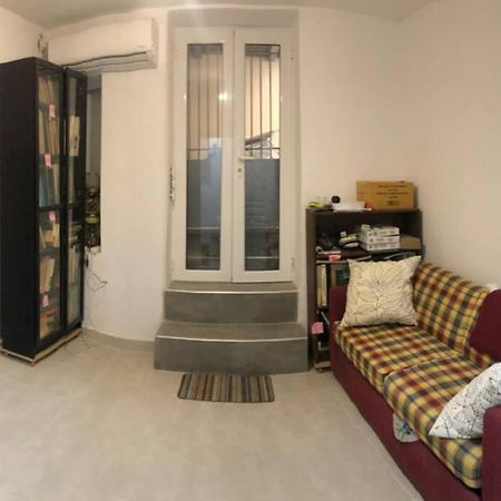 アテネExarcheia: Independent Ground Floor House.アパートメント エクステリア 写真