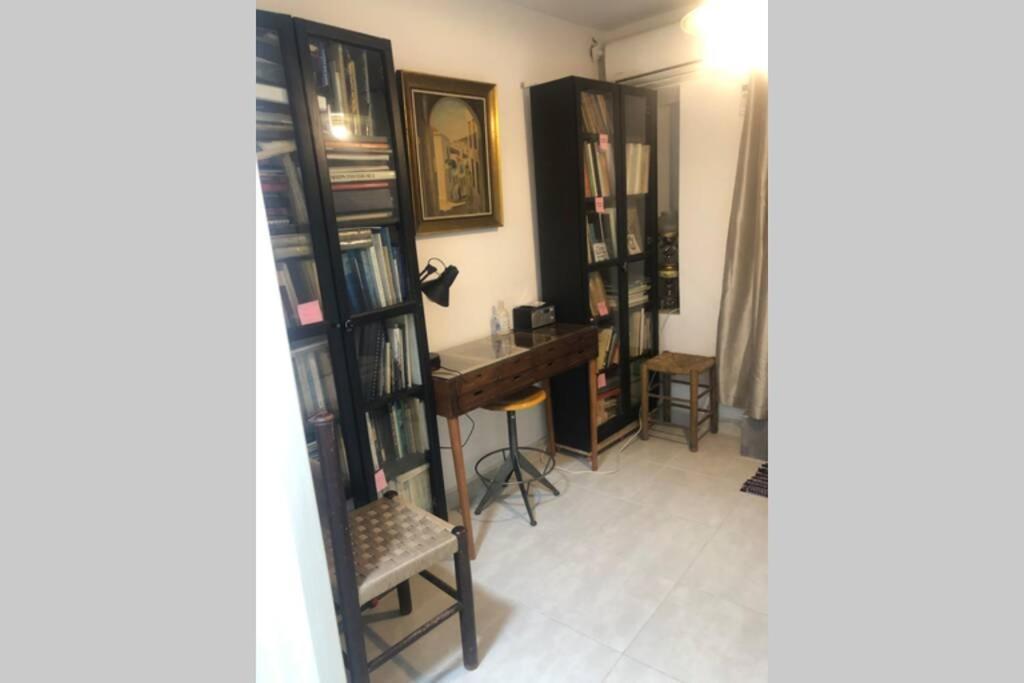 アテネExarcheia: Independent Ground Floor House.アパートメント エクステリア 写真